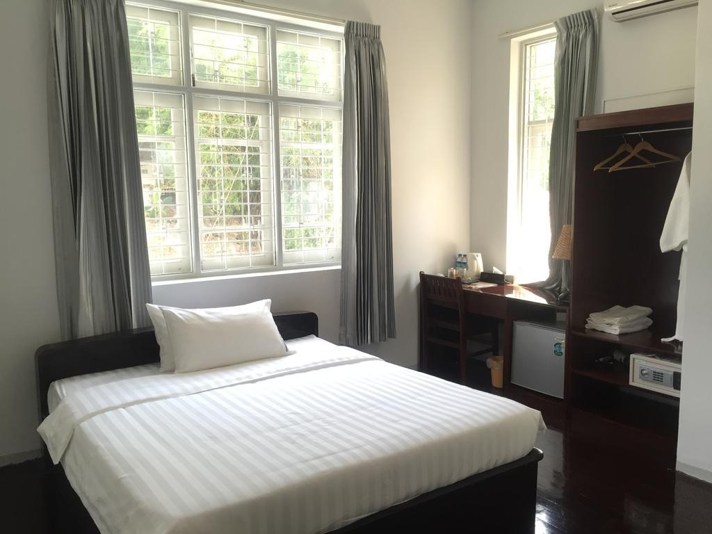 Aye Chan Thar Yangon Exterior photo